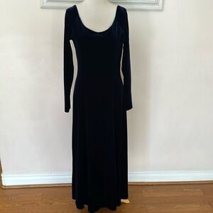 Moda Int’l medium navy blue dress.